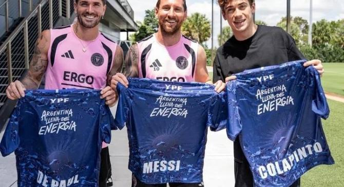 具备国际监管牌照的世界杯十大投注网 -球王(wáng)小迷弟(dì)！F1新星科拉(lā)平托终于面基偶(ǒu)像梅西！